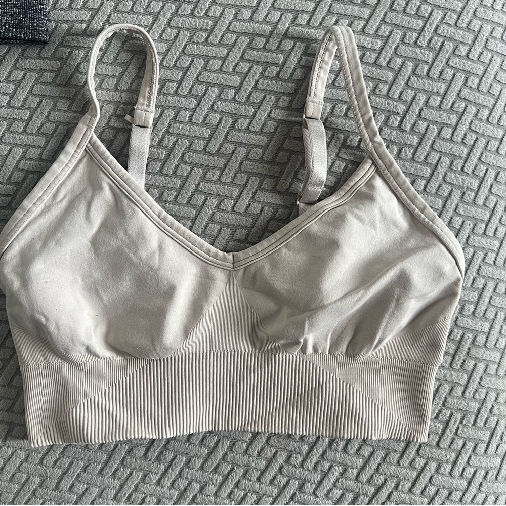 Lululemon Ebb to Street Bra C/D cup Size 4